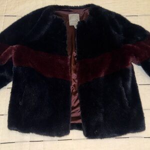 Evereve Lemon Tart Navy and Burgundy Fur Jacket - Small